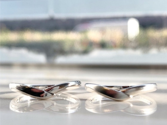 おふたりの指輪。それぞれの個性を「ぬくもり」