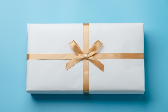 婚約指輪の代わりに贈るなら何が良い? 婚約記念品になるものの例