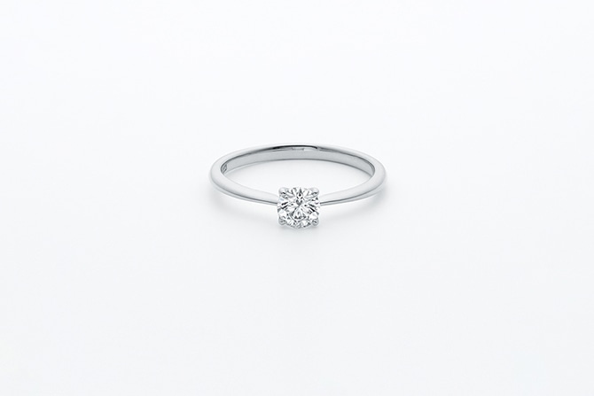 婚約指輪の価格に関わるダイヤモンドの質・デザイン・素材・ブランド
