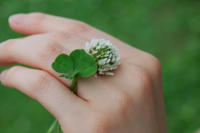 婚約指輪と結婚指輪は重ね着けしても良い？