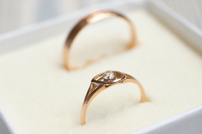 婚約指輪におすすめのゴールドの規格は？