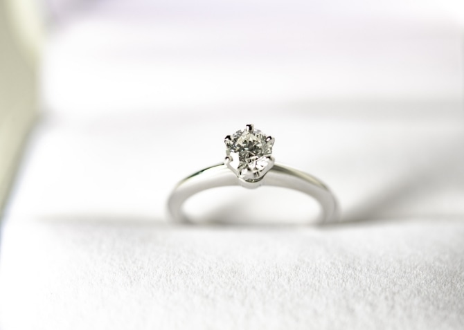 婚約指輪の価値を決める要素は？